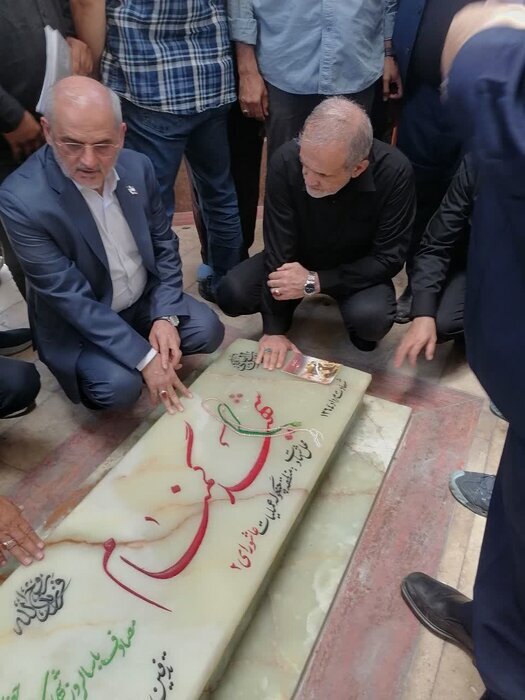 سفر رئیس‌جمهور به قم +تصاویر