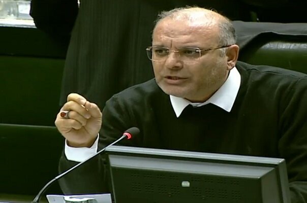 نماینده مجلس: اگر وزیر نیرو استیضاح شود، برق و آب برمی‌گردد؟/ زندگی مردم مختل شده