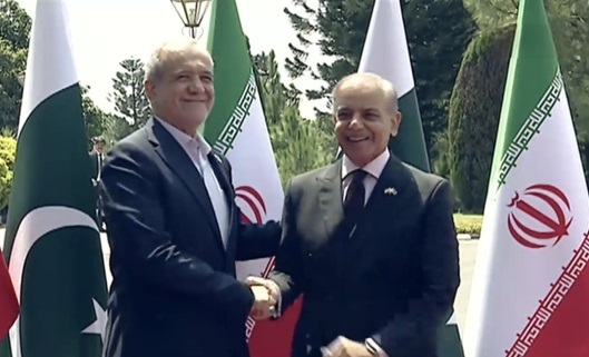 استقبال رسمی نخست وزیر پاکستان از پزشکیان +ویدیو