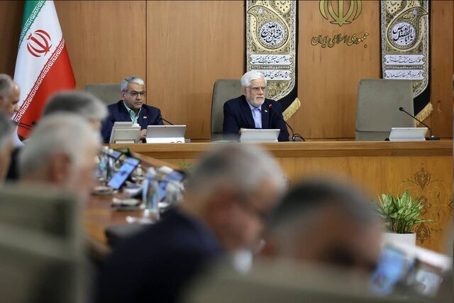 عارف: با گرانفروشی برخورد جدی و قانونی خواهیم داشت عارف: با گرانفروشی برخورد جدی و قانونی خواهیم داشت