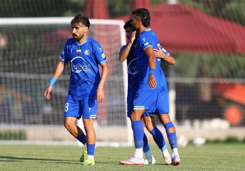 استقلالِ بی‌پول، بهتر از امسال بود!/ سیدورف را برای عکس یادگاری آوردند؟