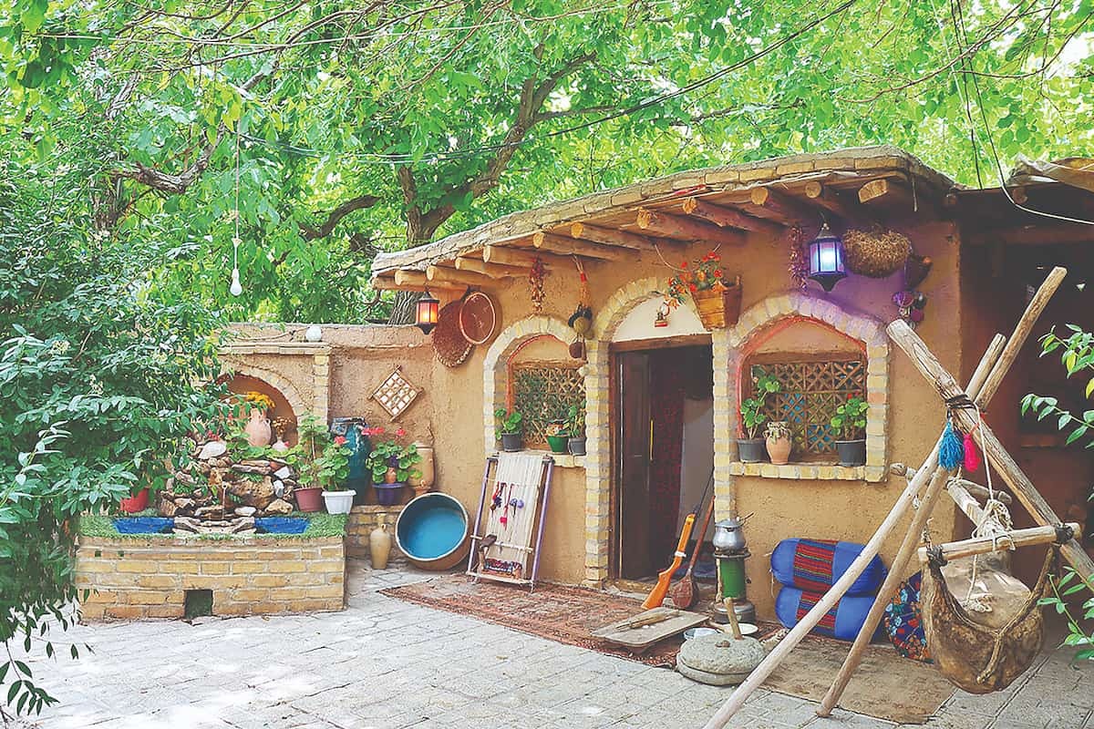 بومگردی‌ها در محاصره رکود