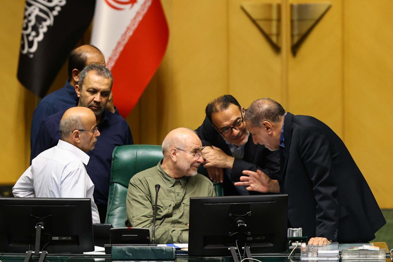 «ایری» بهصورت مشروط از توضیحات وزیر جهاد قانع شد «ایری» بهصورت مشروط از توضیحات وزیر جهاد قانع شد