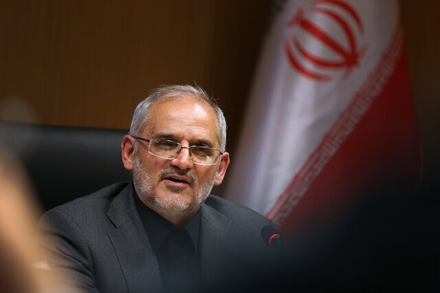 حاجی‌میرزایی: باید دست مردم را بگیریم و بگوییم به حمایت شما نیاز داریم