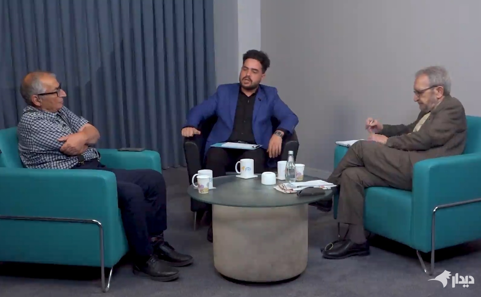 زیباکلام: رضا پهلوی، جشن گرفته بود که اسرائیل، بزن!/ نظام، مواضع یک اقلیت ۲۰ درصدی را در بوق و کرنا میکند/ ابهری: پس از صد سال به چراغ گردسوز و بادبزن برگشتیم!/ اگر دوباره جنگ شد، چگونه مدیریت کنیم که بنزین به لیتری ۵۰ هزار تومان نرسد زیباکلام: رضا پهلوی، جشن گرفته بود که اسرائیل، بزن!/ نظام، مواضع یک اقلیت ۲۰ درصدی را در بوق و کرنا میکند/ ابهری: پس از صد سال به چراغ گردسوز و بادبزن برگشتیم!/ اگر دوباره جنگ شد، چگونه مدیریت کنیم که بنزین به لیتری ۵۰ هزار تومان نرسد