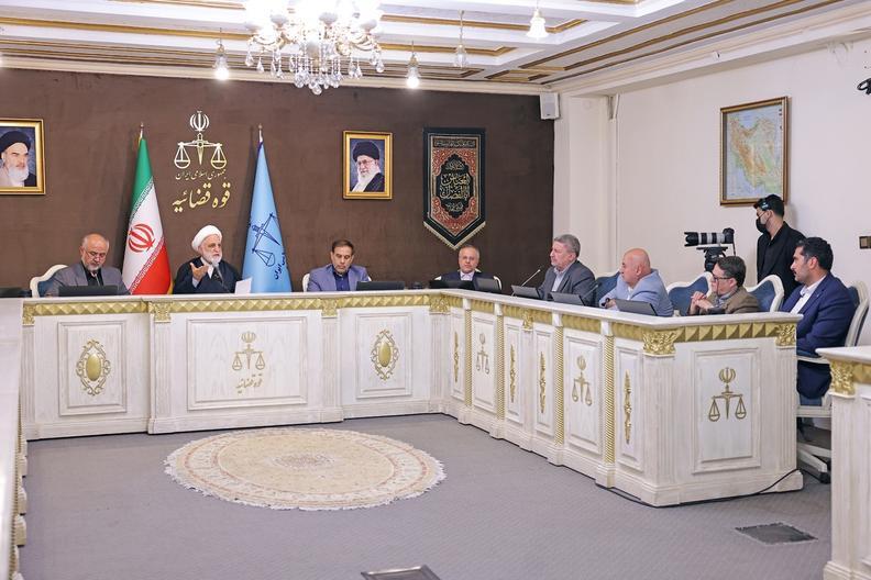 رئیس عدلیه: برخی خواهان آزادی زندانیان سیاسی شدند، گفتم فهرست را اعلام کنید رئیس عدلیه: برخی خواهان آزادی زندانیان سیاسی شدند، گفتم فهرست را اعلام کنید