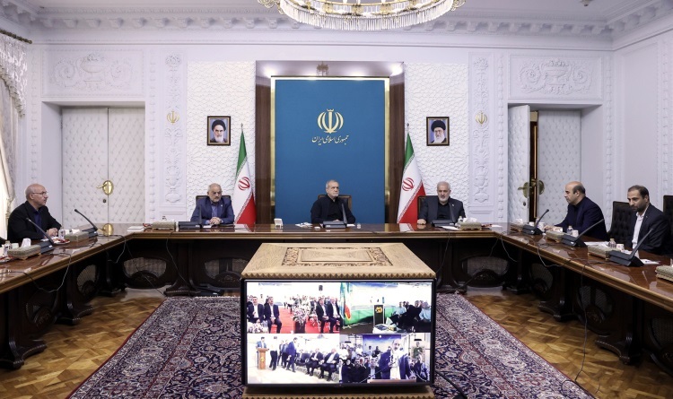 بهره‌برداری و آغاز عملیات اجرایی ۴۲۵ مگاوات نیروگاه خورشیدی در ۴ استان