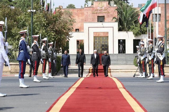 معاون پزشکیان راهی قرقیزستان شد معاون پزشکیان راهی قرقیزستان شد