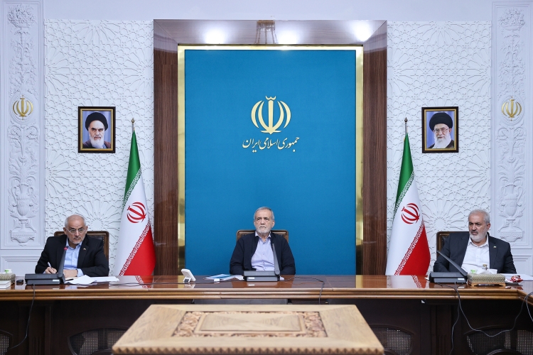 پروژههای مربوط به تولید برق نباید معطل بماند پروژههای مربوط به تولید برق نباید معطل بماند