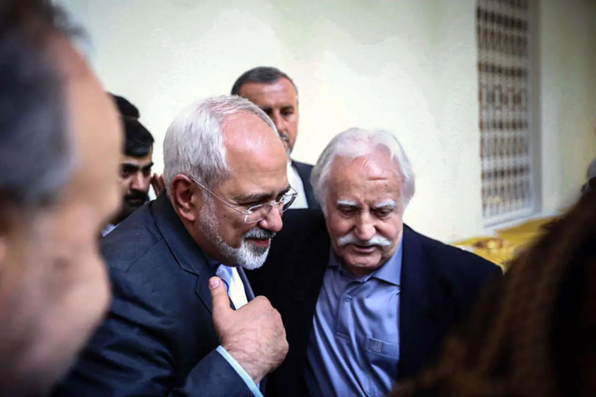 تمجید ظریف از استاد فرشچیان؛ او نماد ایران است تمجید ظریف از استاد فرشچیان؛ او نماد ایران است