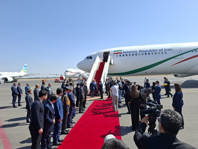 رئیس‌جمهور وارد ارمنستان شد