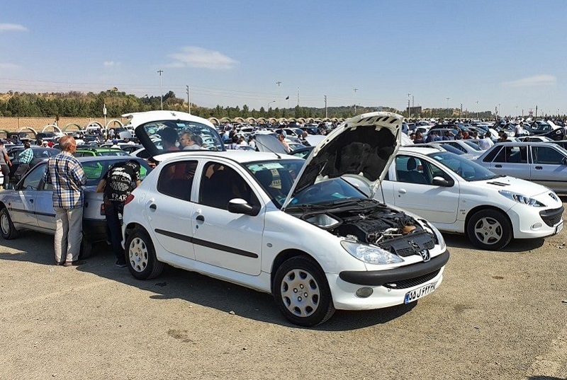 مسوول آشفتگی بازار خودرو کیست؟ مسوول آشفتگی بازار خودرو کیست؟