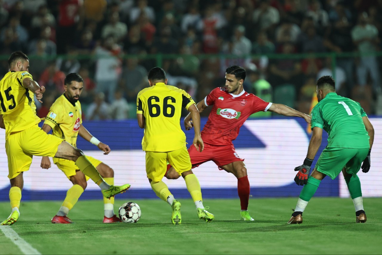 پرسپولیس ۱ - ۱ فجرسپاسی؛ علیپور در نقش فرشته نجات! پرسپولیس ۱ - ۱ فجرسپاسی؛ علیپور در نقش فرشته نجات!