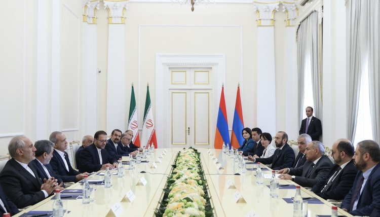 پزشکیان: ایران خواهان تثبیت ثبات و صلح در منطقه قفقاز است پزشکیان: ایران خواهان تثبیت ثبات و صلح در منطقه قفقاز است