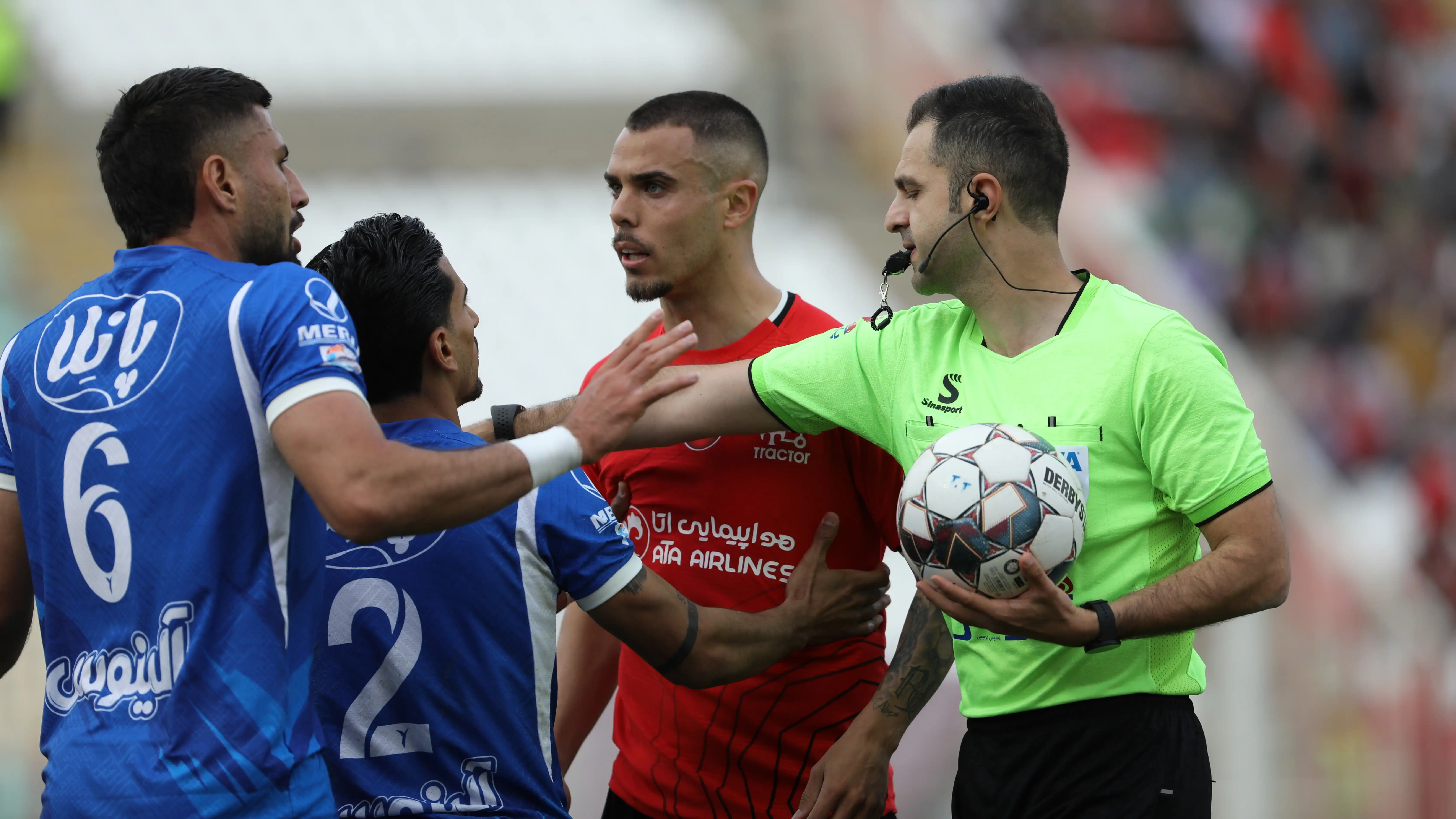 پیام حیدری؛ داوری خوشیمن برای استقلال یا تراکتور؟ پیام حیدری؛ داوری خوشیمن برای استقلال یا تراکتور؟