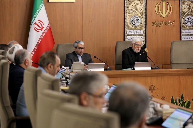 عارف: برخی اظهارنظرها به تقویت فضای خوب کشور کمک نمیکند عارف: برخی اظهارنظرها به تقویت فضای خوب کشور کمک نمیکند