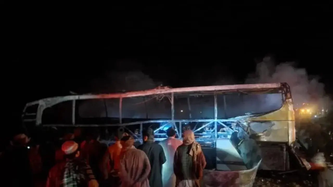 ۷۱ مهاجر اخراجشده از ایران در یک تصادف جان باختند ۷۱ مهاجر اخراجشده از ایران در یک تصادف جان باختند