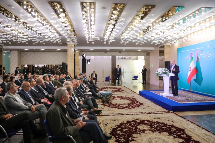 پزشکیان: مردم ایران با وجود دلخوریها، پای کشور ایستادند پزشکیان: مردم ایران با وجود دلخوریها، پای کشور ایستادند