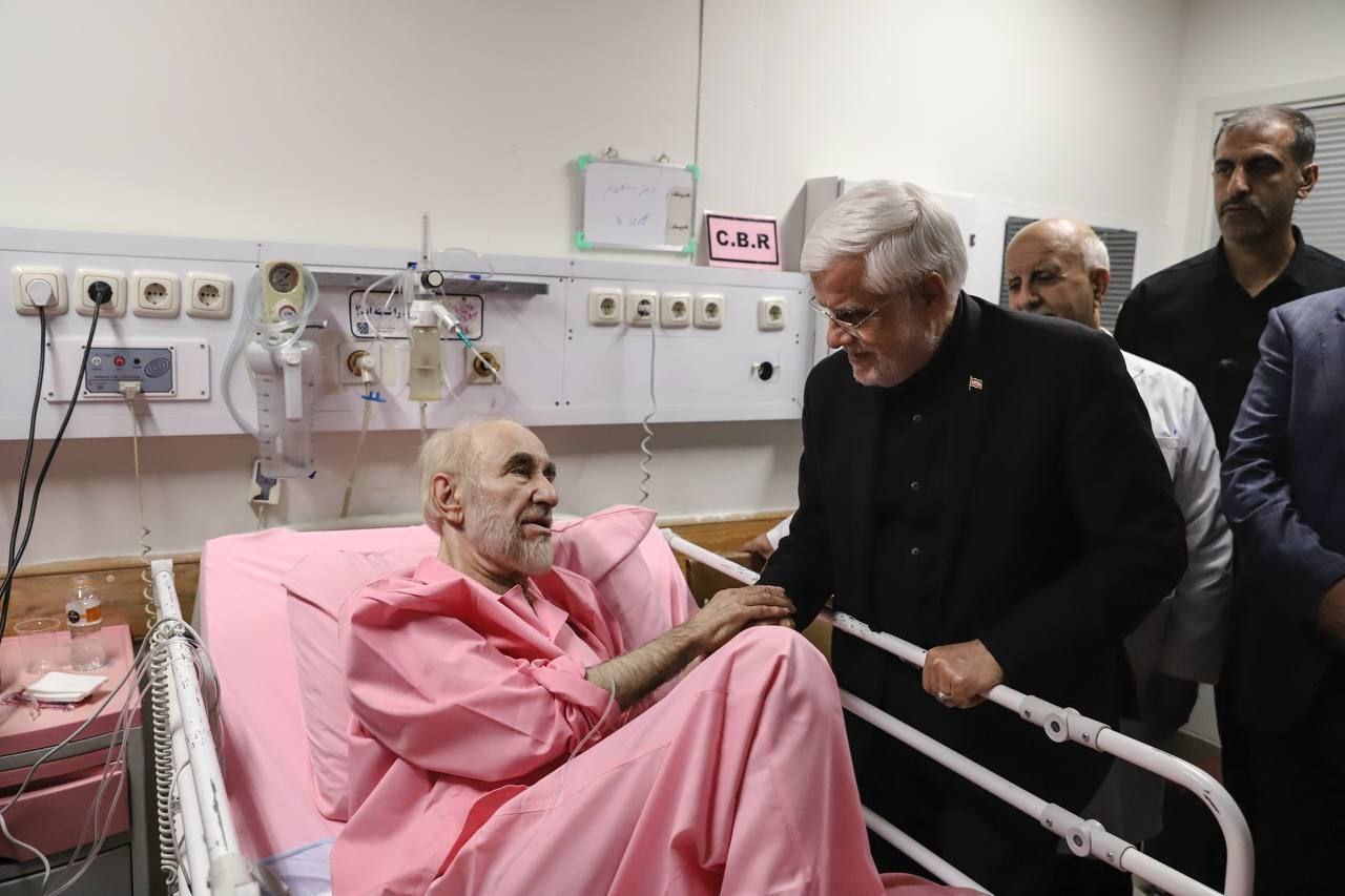 رئیسجمهور به عیادت محمد خاتمی رفت رئیسجمهور به عیادت محمد خاتمی رفت