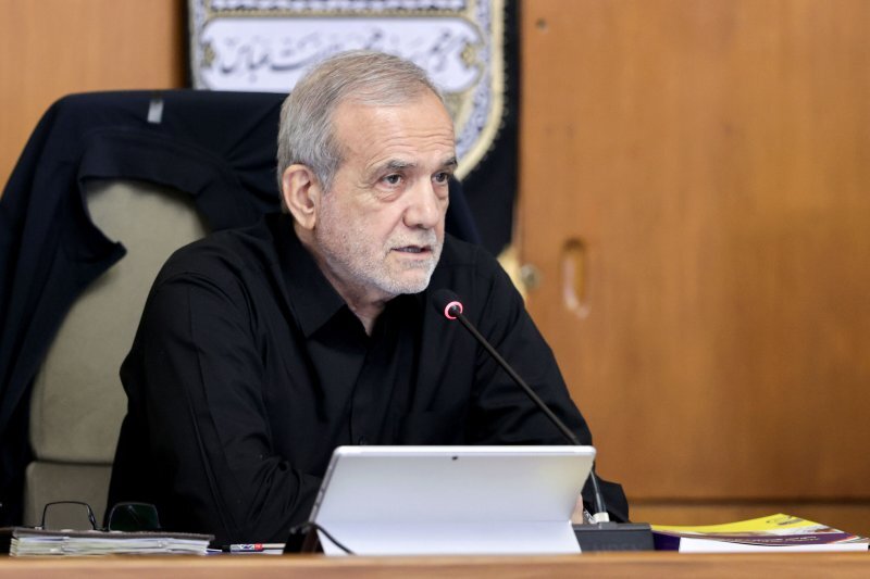 پزشکیان: من فرد خاصی نیستم که رئیس جمهور شدهام/ در مقابل جامعه مسوول هستیم پزشکیان: من فرد خاصی نیستم که رئیس جمهور شدهام/ در مقابل جامعه مسوول هستیم