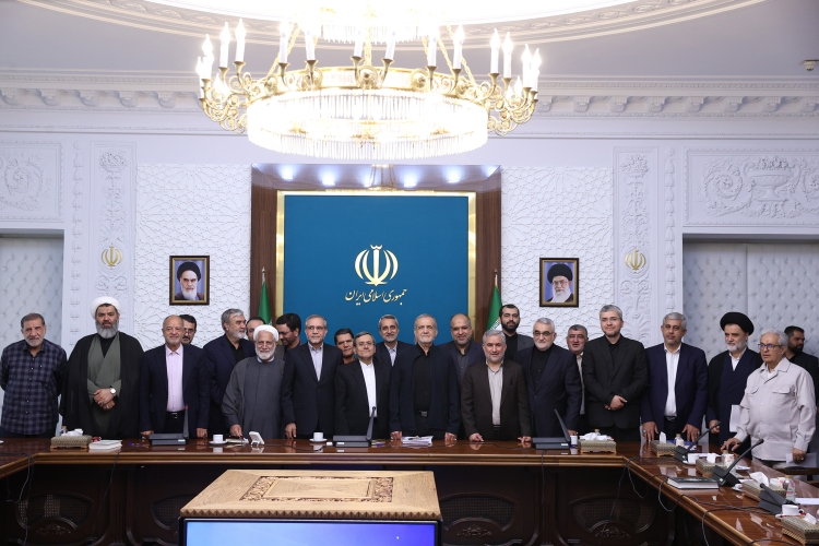 دشمن تصور می‌کرد مردم به خیابان خواهند آمد