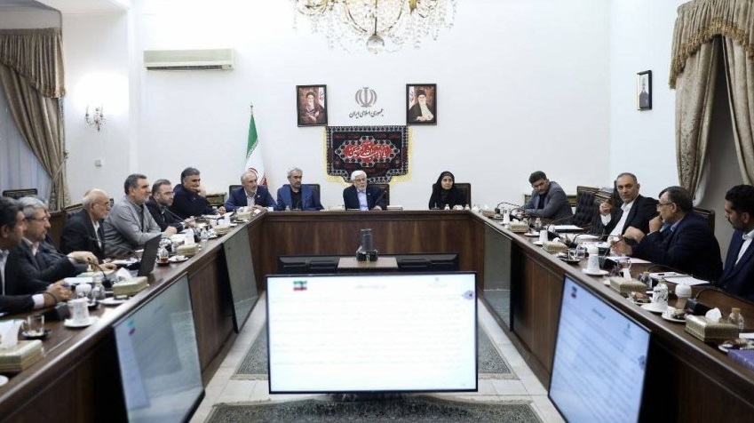 عارف: دشمن فکر میکرد در روز دوم جنگ، کار را یکسره میکند عارف: دشمن فکر میکرد در روز دوم جنگ، کار را یکسره میکند