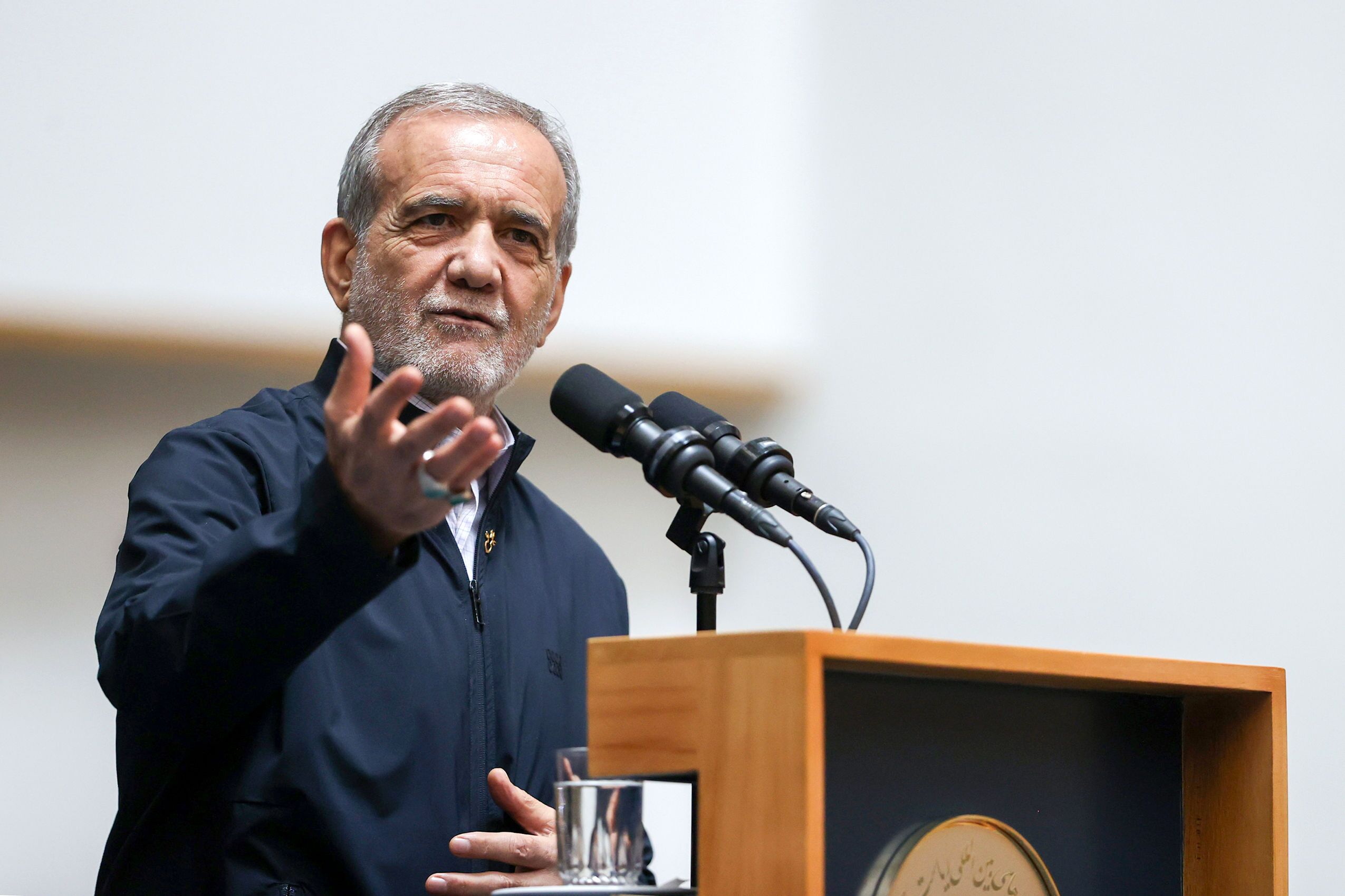 هشدار رئیسجمهور؛ فردا ممکن است آب نداشته باشیم هشدار رئیسجمهور؛ فردا ممکن است آب نداشته باشیم