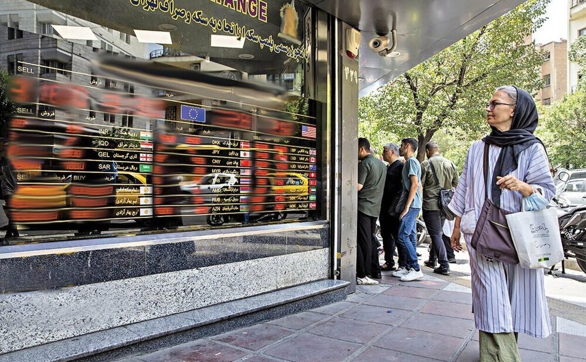 دلار روی لبه تیغ دلار روی لبه تیغ