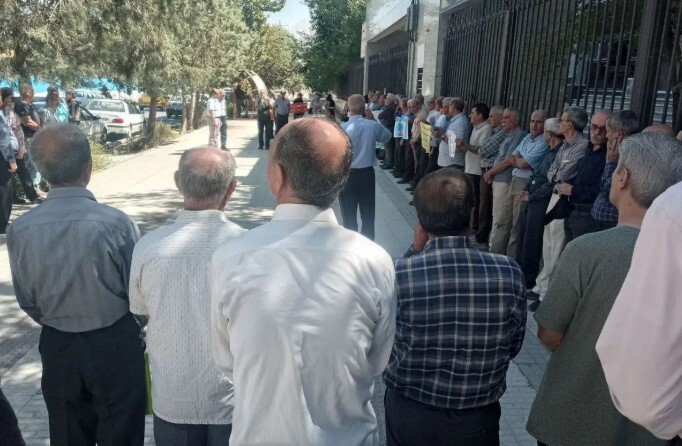تجمع اعتراضی بازنشستگان در شوش، کرمانشاه، اهواز و رشت تجمع اعتراضی بازنشستگان در شوش، کرمانشاه، اهواز و رشت