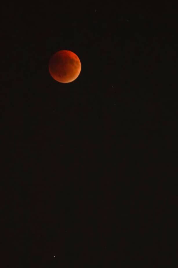 شبی که ماه «خونین» شد شبی که ماه «خونین» شد