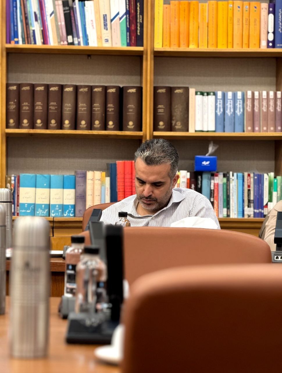 تقدیر از مدیرعامل موسسه خیریه نیک‌گامان جمشید