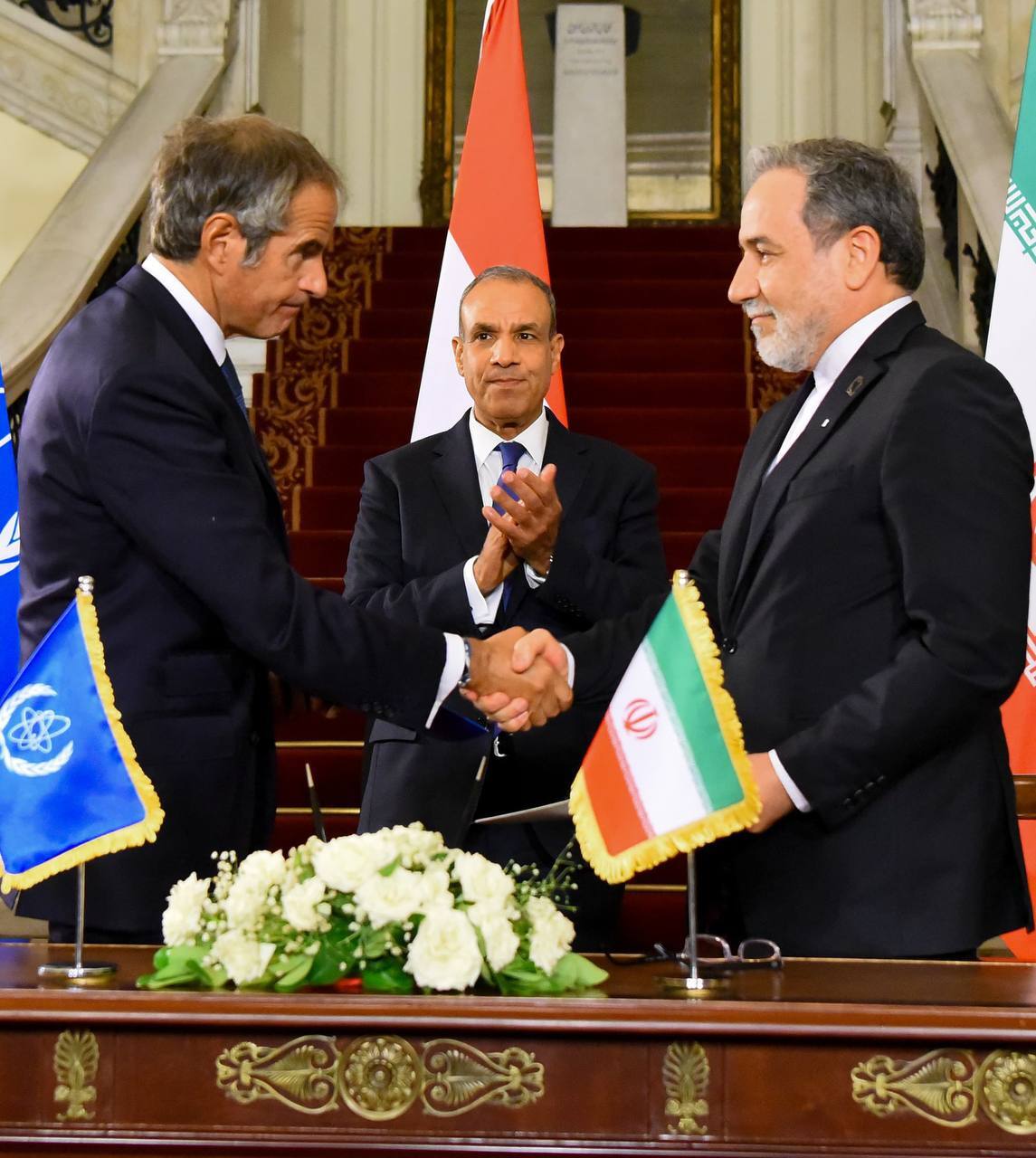 توافق با آژانس، «اسنپبک» را متوقف میکند؟/ نیویورک؛ فرصتی مهم برای دیپلماسی توافق با آژانس، «اسنپبک» را متوقف میکند؟/ نیویورک؛ فرصتی مهم برای دیپلماسی