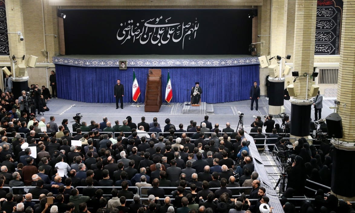رهبر انقلاب: سپر پولادین اتحاد مردم نباید خدشه‌دار شود/ حمایت از رئیس‌جمهور