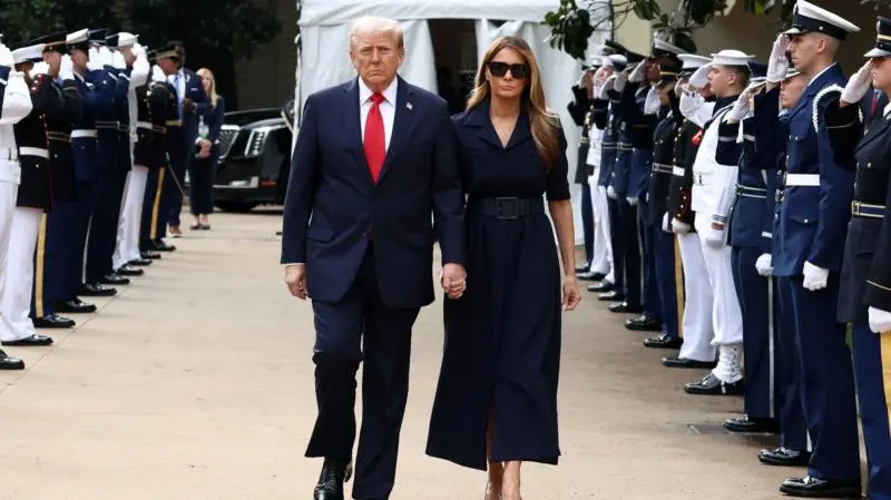 حضور ترامپ در مراسم یادبود قربانیان ۱۱ سپتامبر/ پلیس بهدنبال یافتن قاتل چارلی کرک حضور ترامپ در مراسم یادبود قربانیان ۱۱ سپتامبر/ پلیس بهدنبال یافتن قاتل چارلی کرک