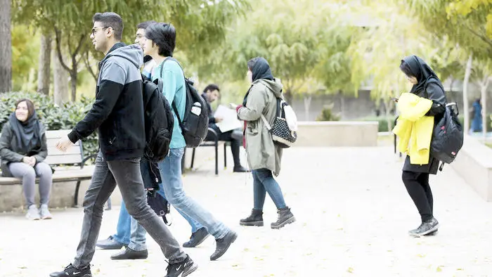 سقوط به میدان فقر؛ بیتوجهی حاکمیت به حقوق شهروندان سقوط به میدان فقر؛ بیتوجهی حاکمیت به حقوق شهروندان