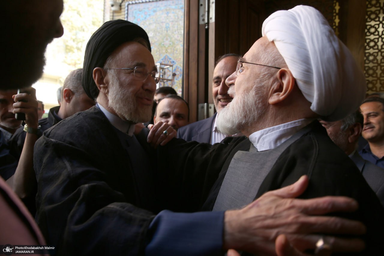دیدار خاتمی و کروبی در حسینیه جماران +عکس دیدار خاتمی و کروبی در حسینیه جماران +عکس