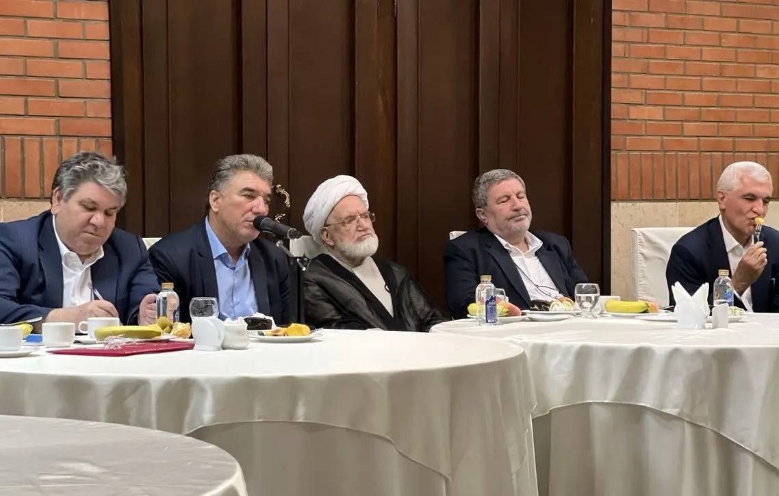 حضور مهدی کروبی در جلسه شورای مرکزی حزب اعتماد ملی حضور مهدی کروبی در جلسه شورای مرکزی حزب اعتماد ملی