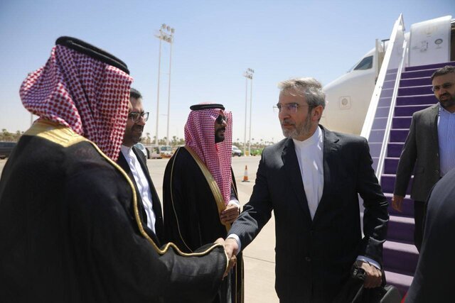 سفر لاریجانی و باقریکنی به ریاض +عکس سفر لاریجانی و باقریکنی به ریاض +عکس