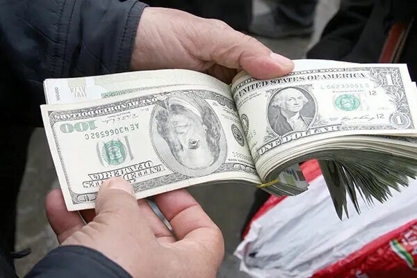 دلار در مرز ۱۰۰ هزار تومان +جدول دلار در مرز ۱۰۰ هزار تومان +جدول