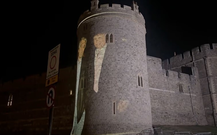 استقبال از ترامپ با تصویری در کنار اپستین!/ ۴ نفر بازداشت شدند استقبال از ترامپ با تصویری در کنار اپستین!/ ۴ نفر بازداشت شدند