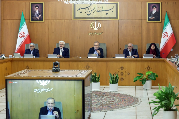 تاکید رئیسجمهور بر کاهش هزینهها/ گزارش عراقچی از دوحه و اسنپبک تاکید رئیسجمهور بر کاهش هزینهها/ گزارش عراقچی از دوحه و اسنپبک