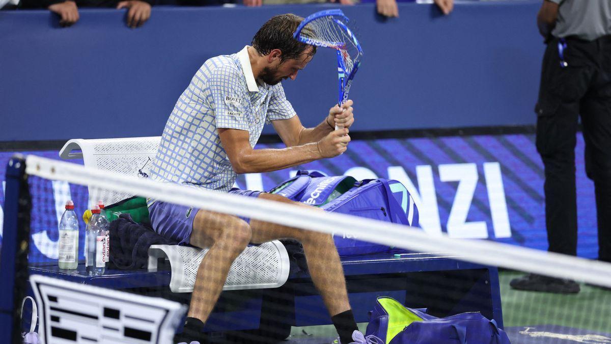 استارت خوب «جوکر»/ مدودف راکتش را نابود کرد! +ویدیو استارت خوب «جوکر»/ مدودف راکتش را نابود کرد! +ویدیو