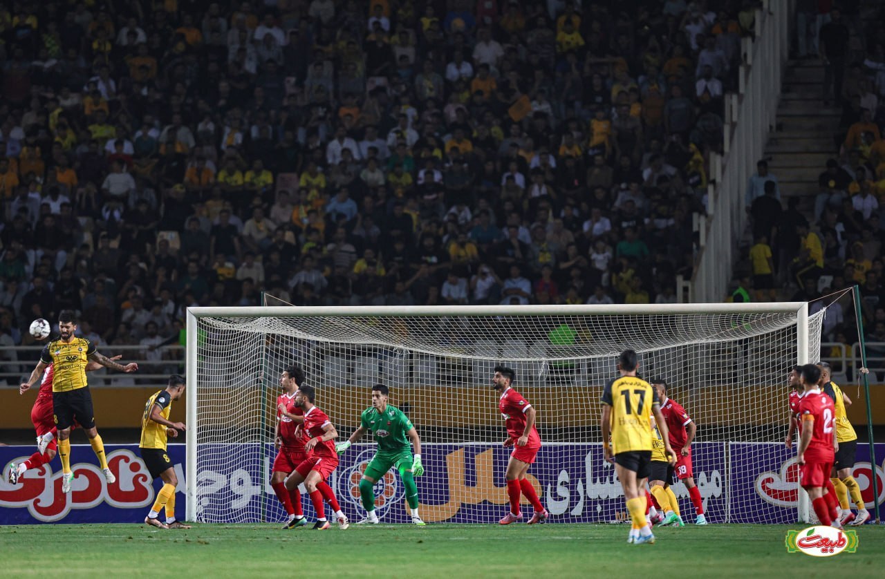 سپاهان ۰ - ۱ پرسپولیس؛ هاشمیان، فاتح الکلاسیکوی ایران! سپاهان ۰ - ۱ پرسپولیس؛ هاشمیان، فاتح الکلاسیکوی ایران!