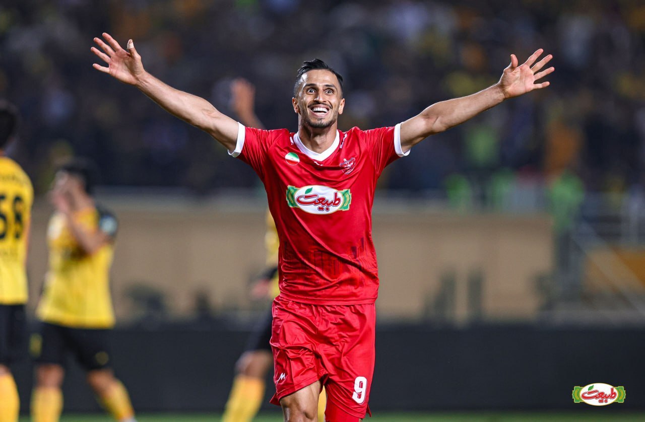 سپاهان ۰ - ۱ پرسپولیس؛ هاشمیان، فاتح الکلاسیکوی ایران! سپاهان ۰ - ۱ پرسپولیس؛ هاشمیان، فاتح الکلاسیکوی ایران!