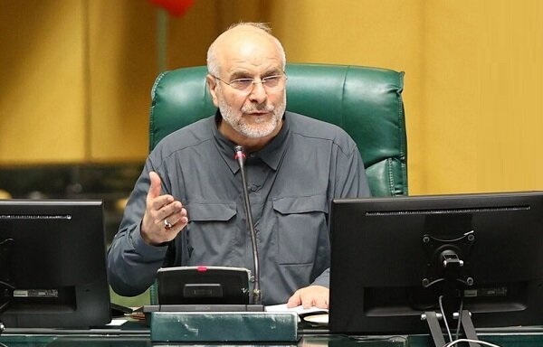 قالیباف: حرف از عدم کفایت رئیسجمهور، بازی در زمین دشمن است قالیباف: حرف از عدم کفایت رئیسجمهور، بازی در زمین دشمن است