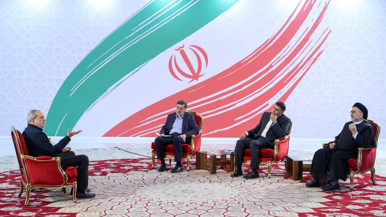 پزشکیان: نمیخواهیم اسنپبک فعال شود/ آیا کسانی که در خارج زندگی میکنند و حجاب ندارند، لزوما عفاف ندارند؟ پزشکیان: نمیخواهیم اسنپبک فعال شود/ آیا کسانی که در خارج زندگی میکنند و حجاب ندارند، لزوما عفاف ندارند؟