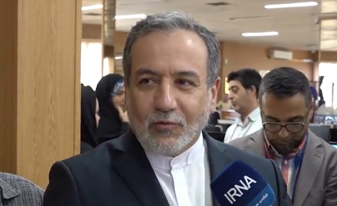 تیم‌ملی در آمریکا یا مکزیک؟/ عراقچی پاسخ داد