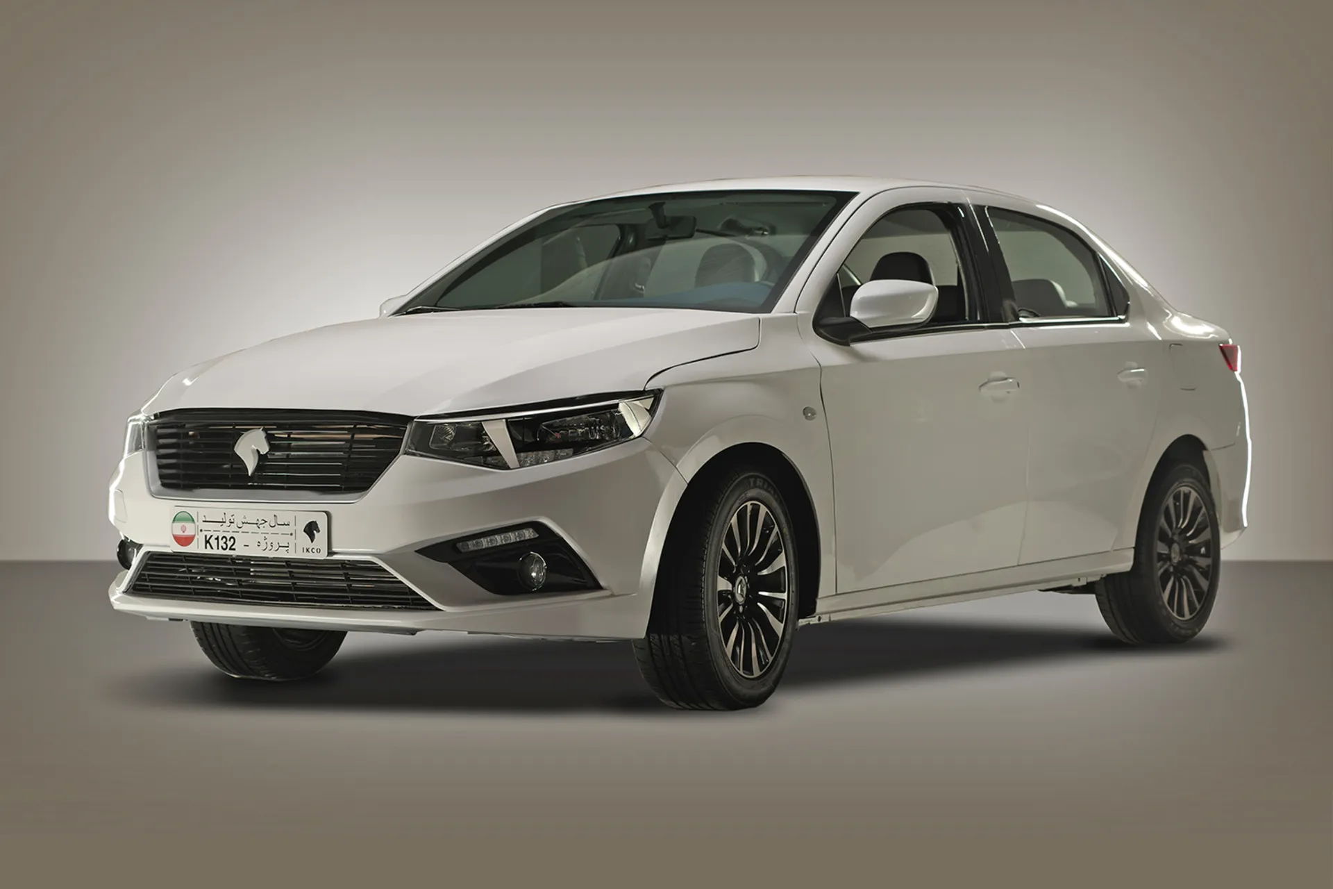 موج گرانی در بازار خودرو؛ تارا در باشگاه میلیاردی‌ها +جدول