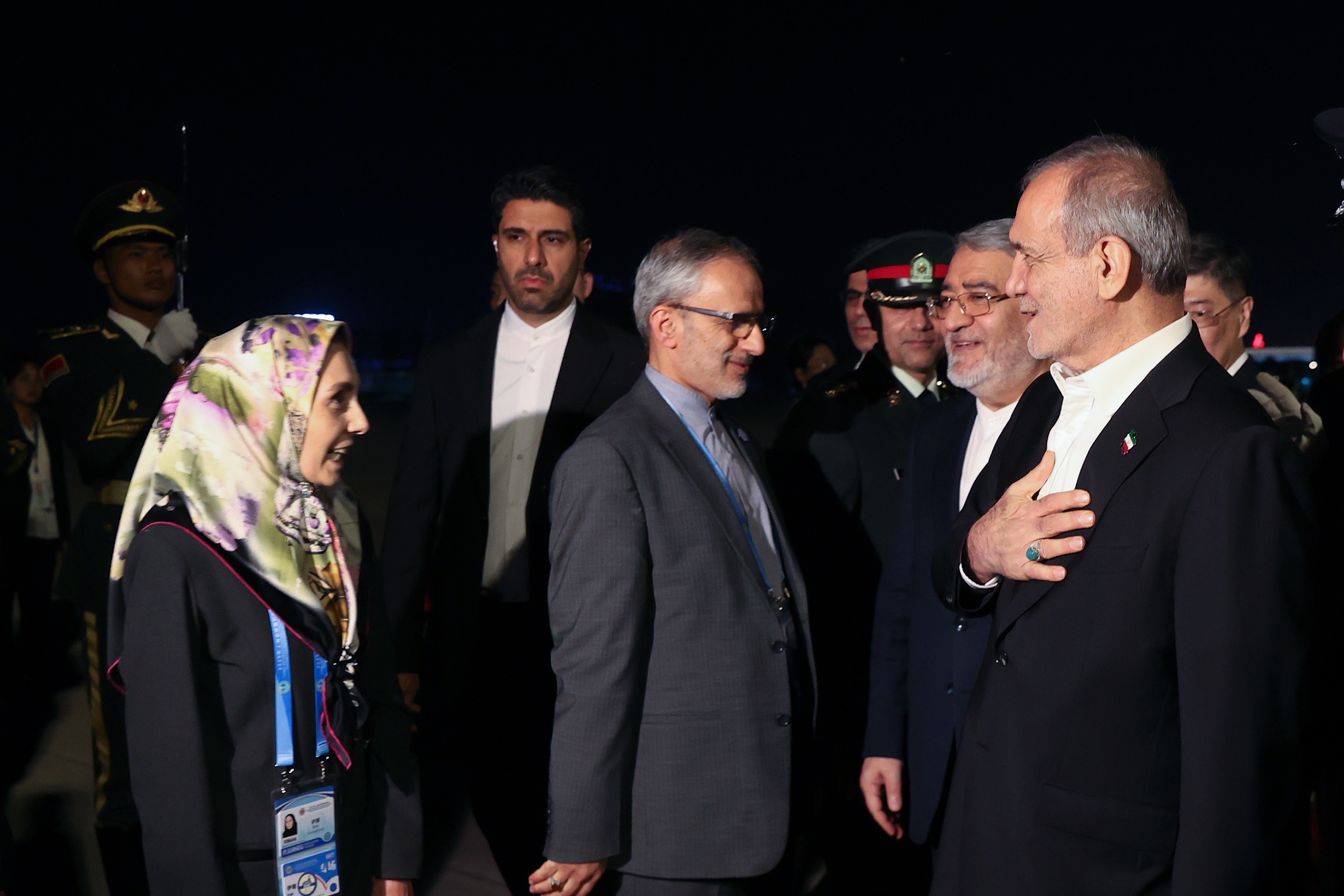 پزشکیان وارد چین شد +تصاویر