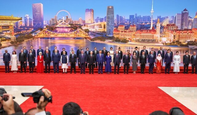 دلیل غیبت پزشکیان در عکس یادگاری اجلاس شانگهای چه بود؟ دلیل غیبت پزشکیان در عکس یادگاری اجلاس شانگهای چه بود؟